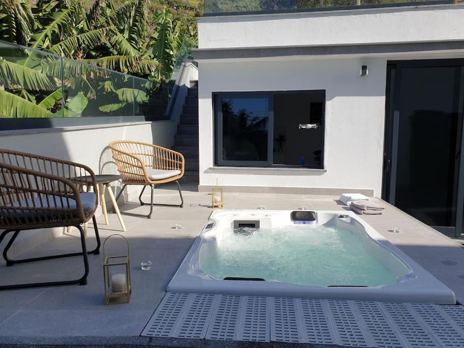 Sunset Avenue For Couple W/ Jacuzzi Spa Hot Water Paul do Mar (Madeira) Exterior foto